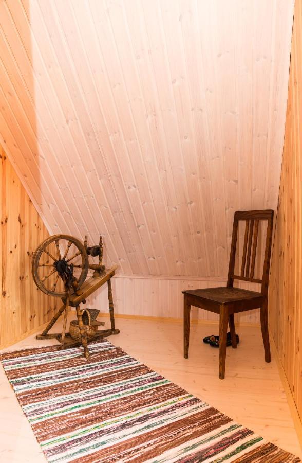 Mere Kodumajutus Kärdla Exterior foto